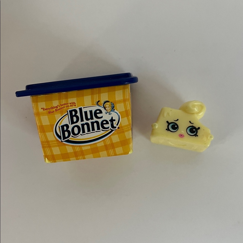 Shopkins Blue Bonnet Butter Figurine